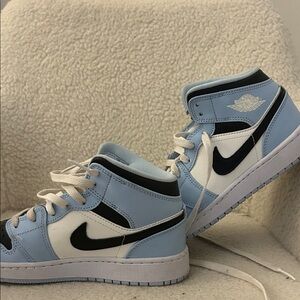 Nike Kids Light Blue and White Sneakers